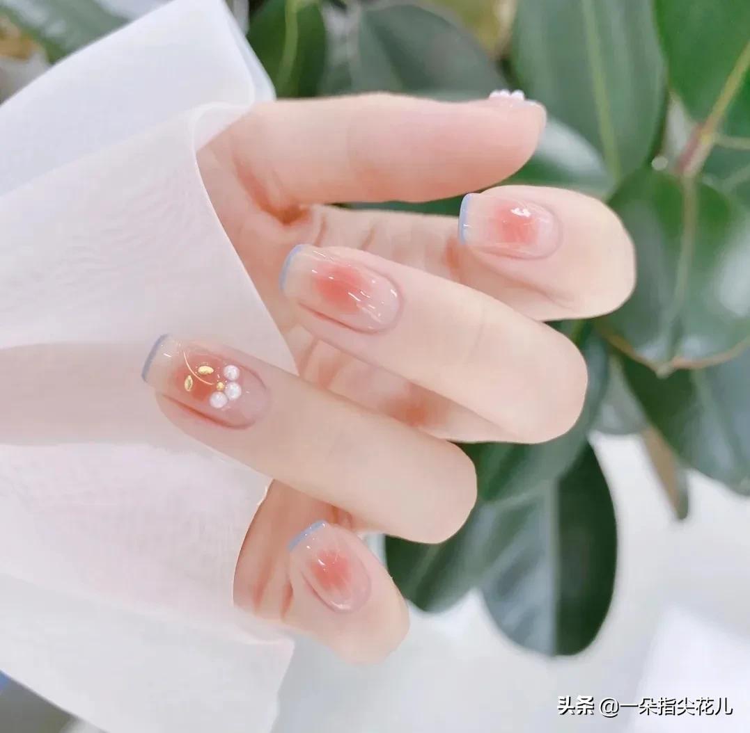 10种超简单的美甲做法,新年美甲款式2022中长款法式红