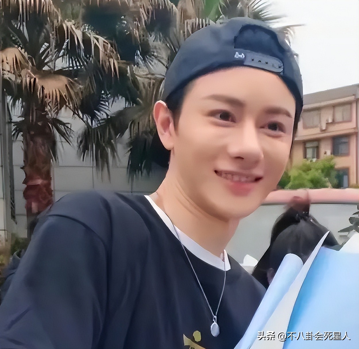 整容后最离谱的明星脸,明星整容的脸型