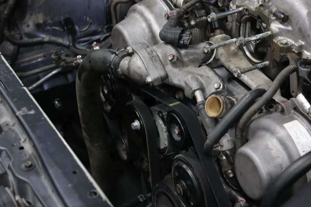 雷克萨斯ls430翻新修复,雷克萨斯ls430老车翻新作业