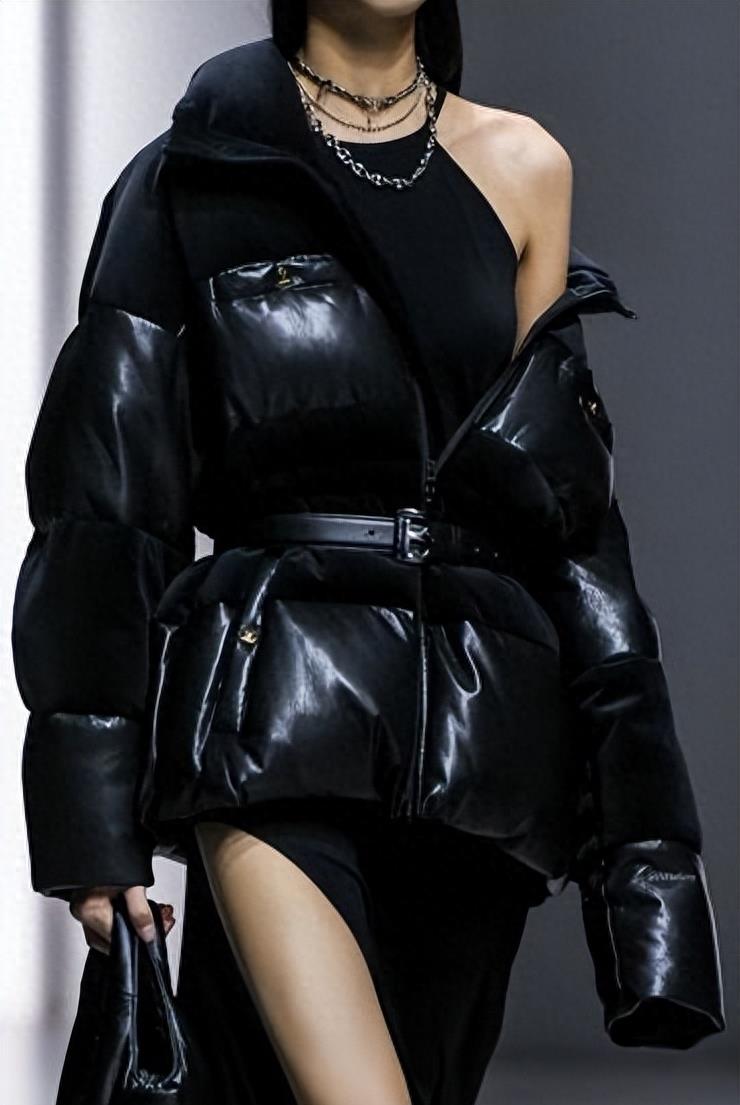 太平鸟绒入新境冬季大秀,太平鸟德绒保暖内衣儿童