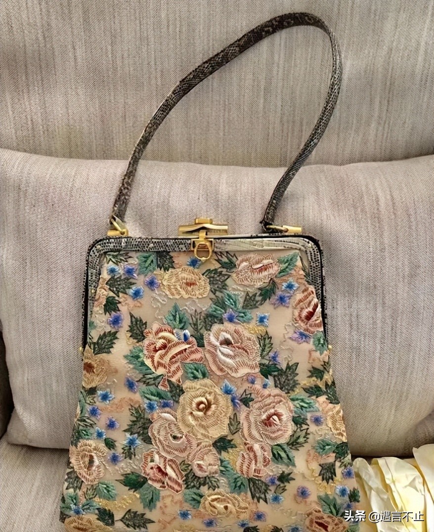 因拜物引前夫嫌弃，矢志不渝“买买买”的她，杀出了一条玫瑰路