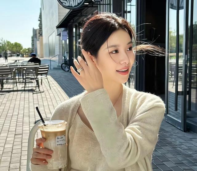 女人为什么忘记不了情人,女人会忘记和别的男人有关系吗