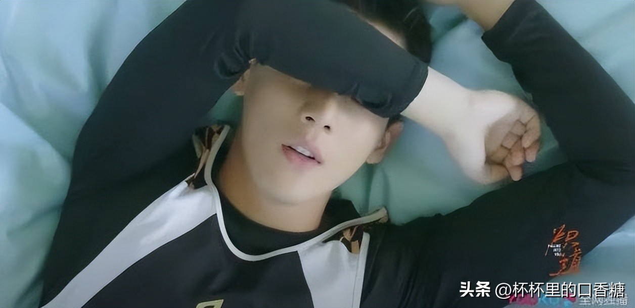 《炽道》金晨×王安宇小说还原！上演引体向上抱抱和墨镜四目相对