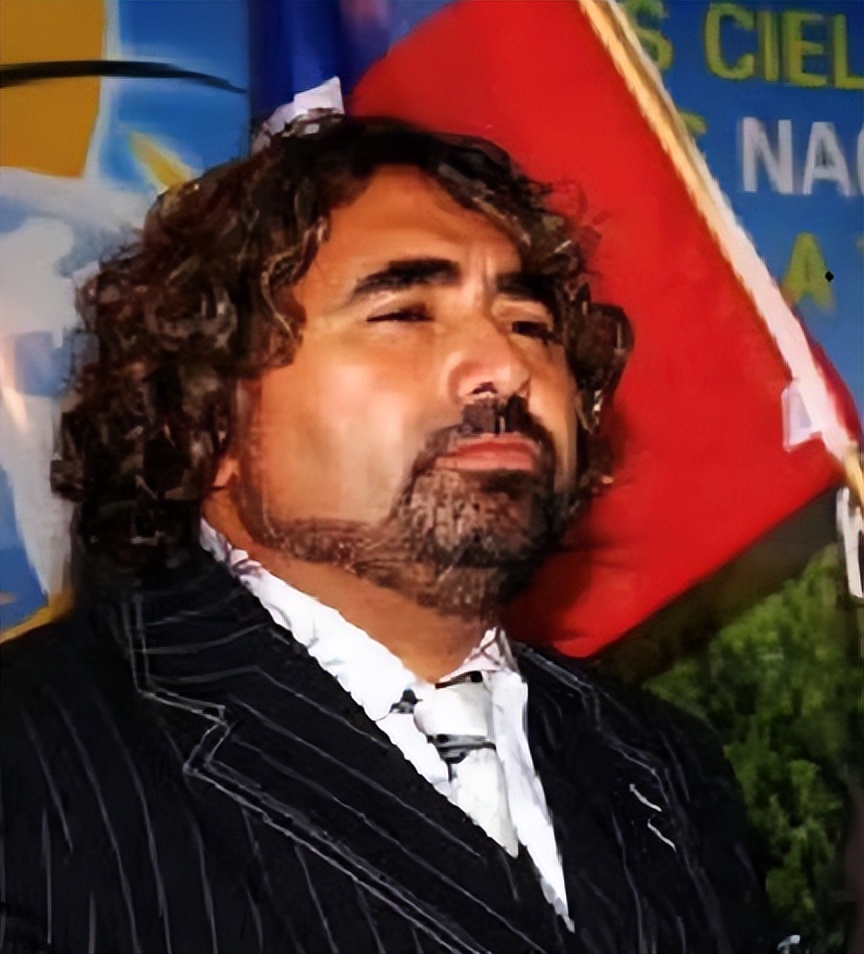 强奸亲生女儿，秘密囚禁几十人……无恶不作的他，死于狱中！