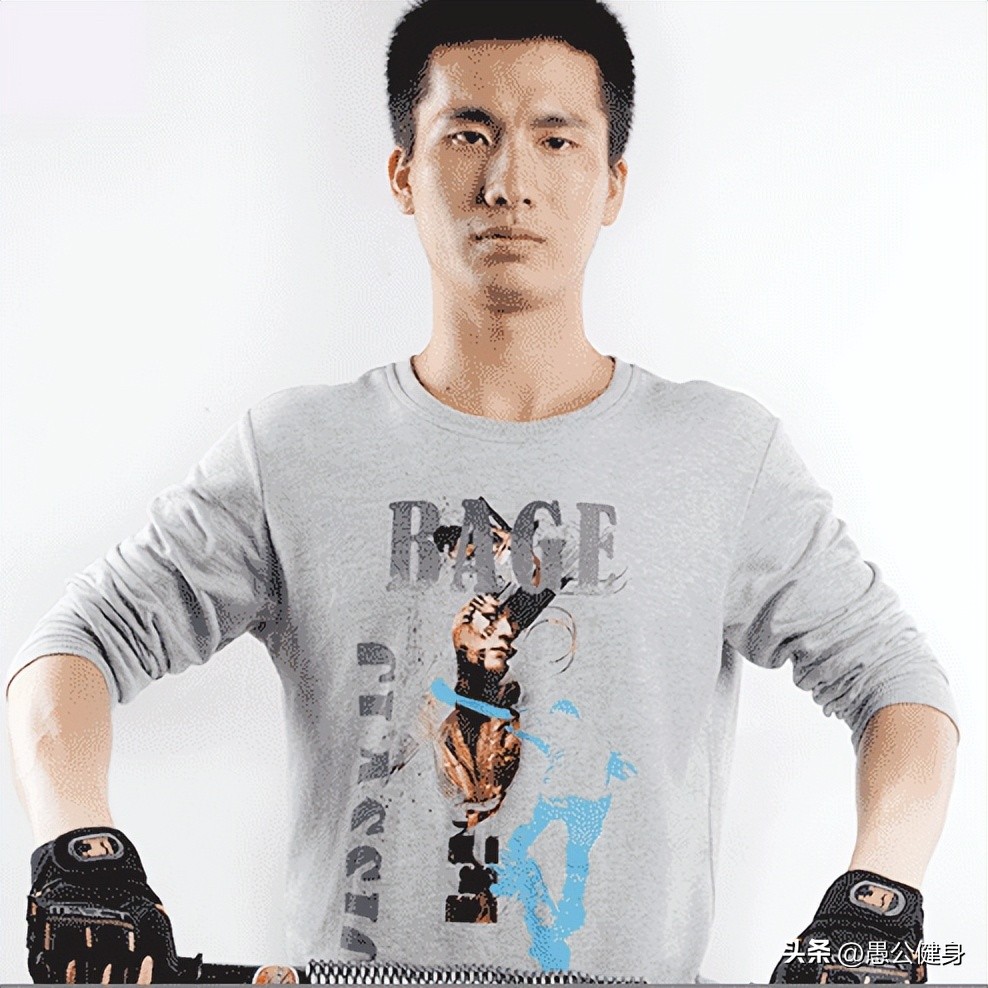 用臂力器练肱二头肌,用臂力器锻炼胸肌有效果吗