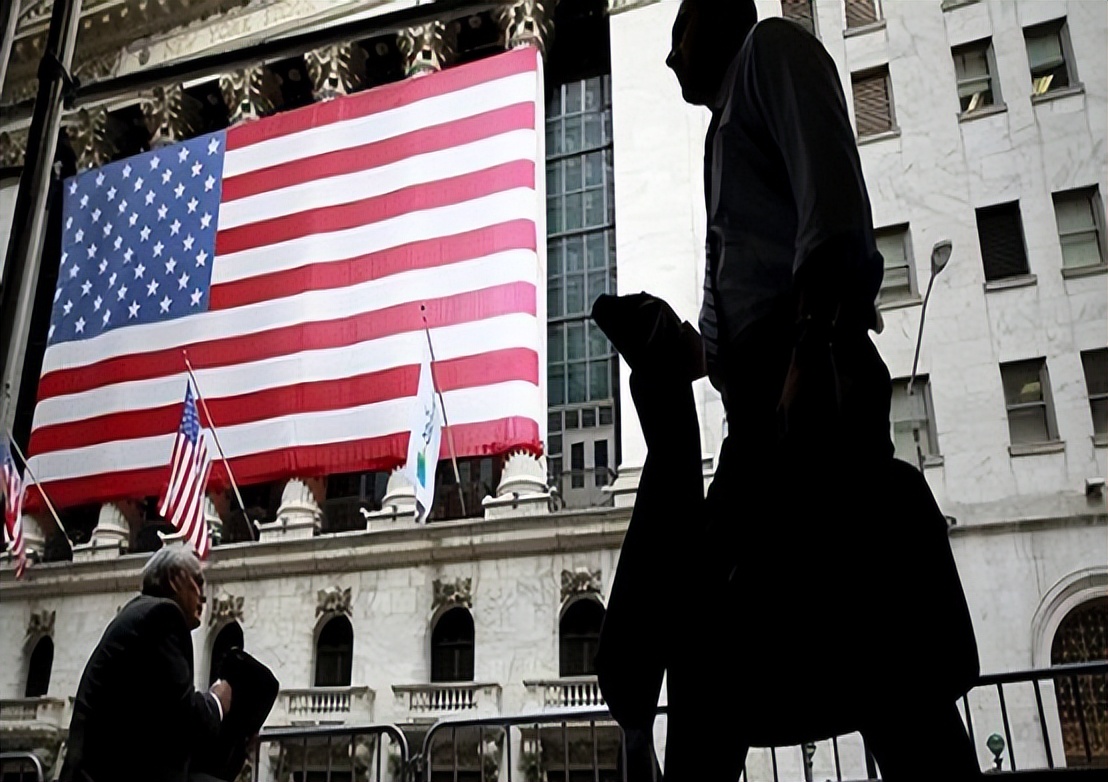 美国经济低迷美元走势 (美国推动美元走势)