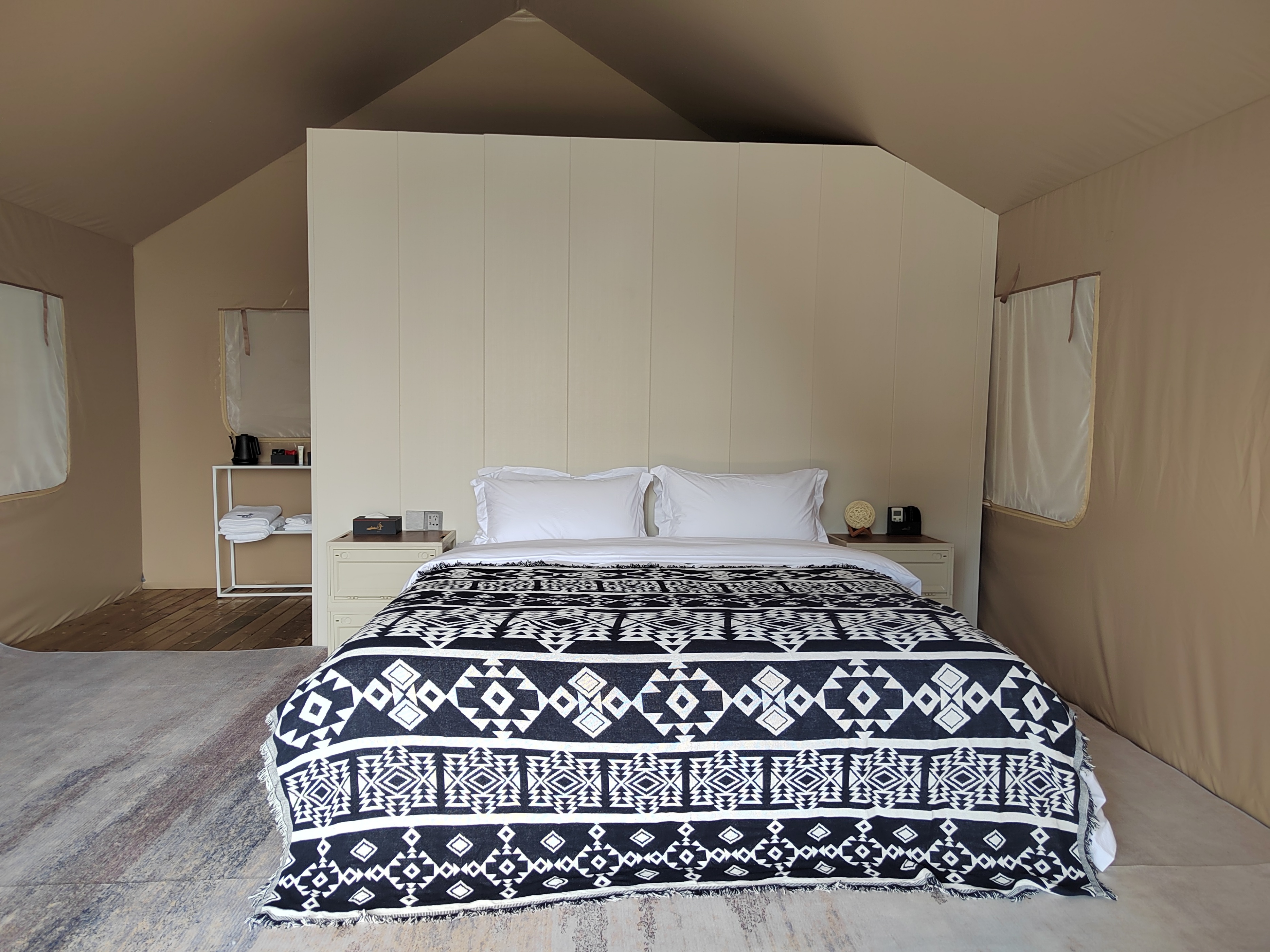 清远英德峰林晓镇精品露营地,清远英德湖畔野奢露营