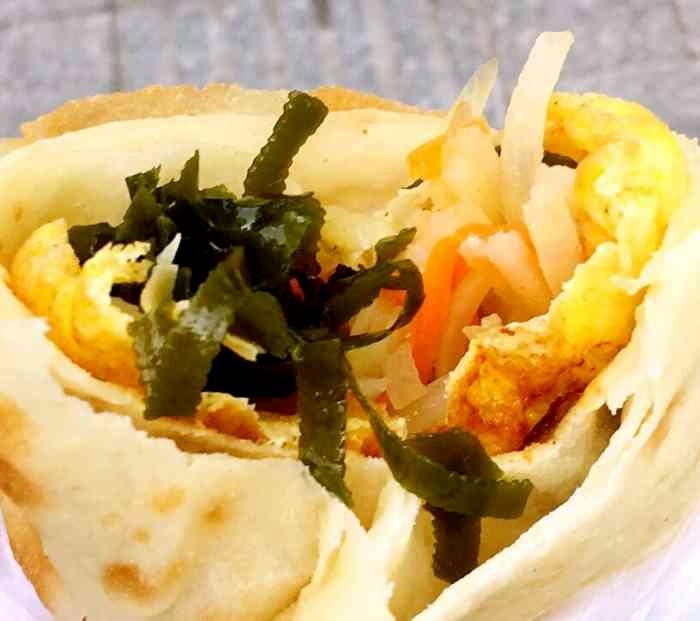 在这座“万年老二”的城市里，只有精神，没有内耗