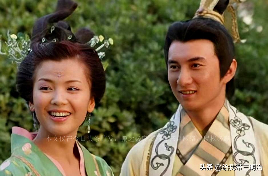 世界上有双瞳孔的人有哪些,双瞳孔的眼睛特征