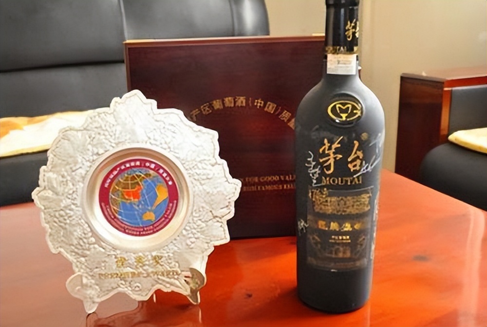 茅台葡萄酒配飞天茅台,茅台葡萄酒迎来第二春