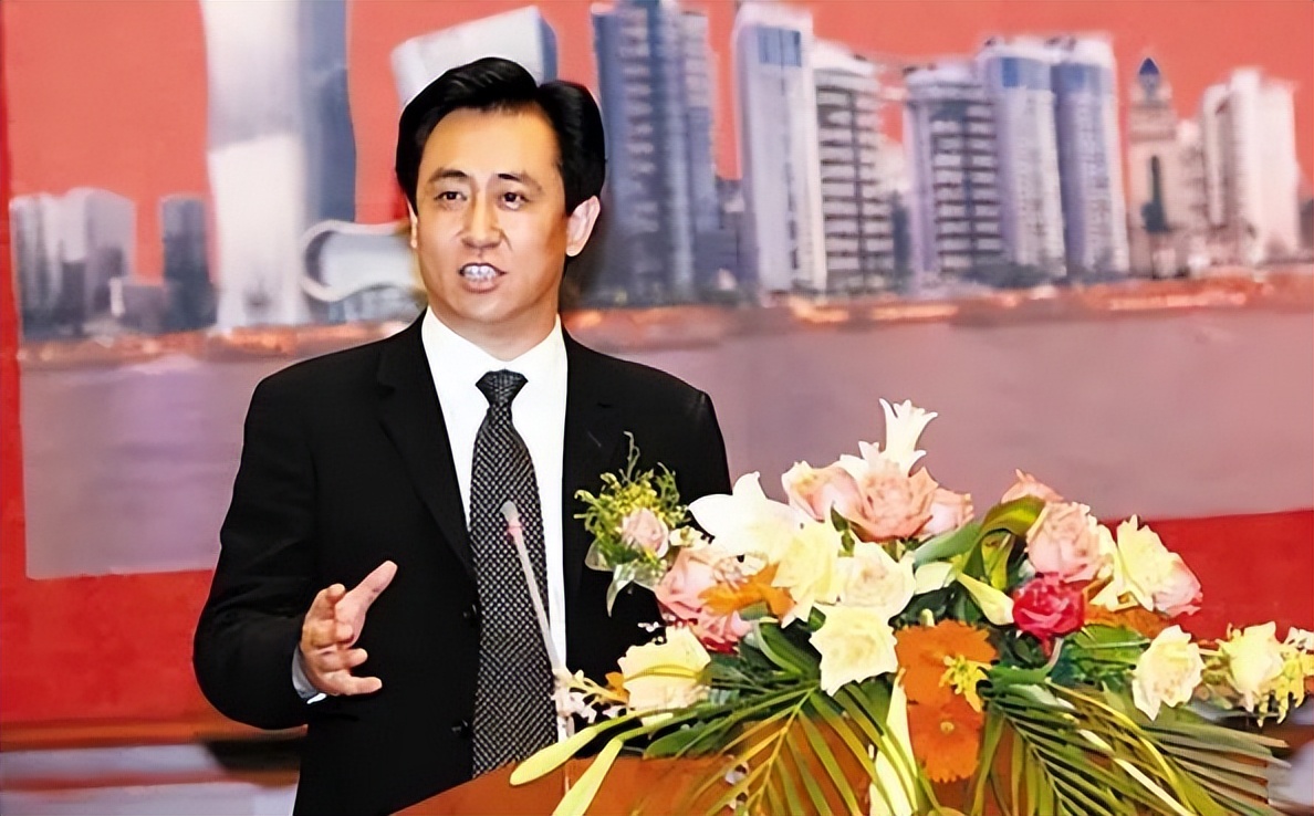 许家印能走出困境吗,许家印该从恒大出局吗