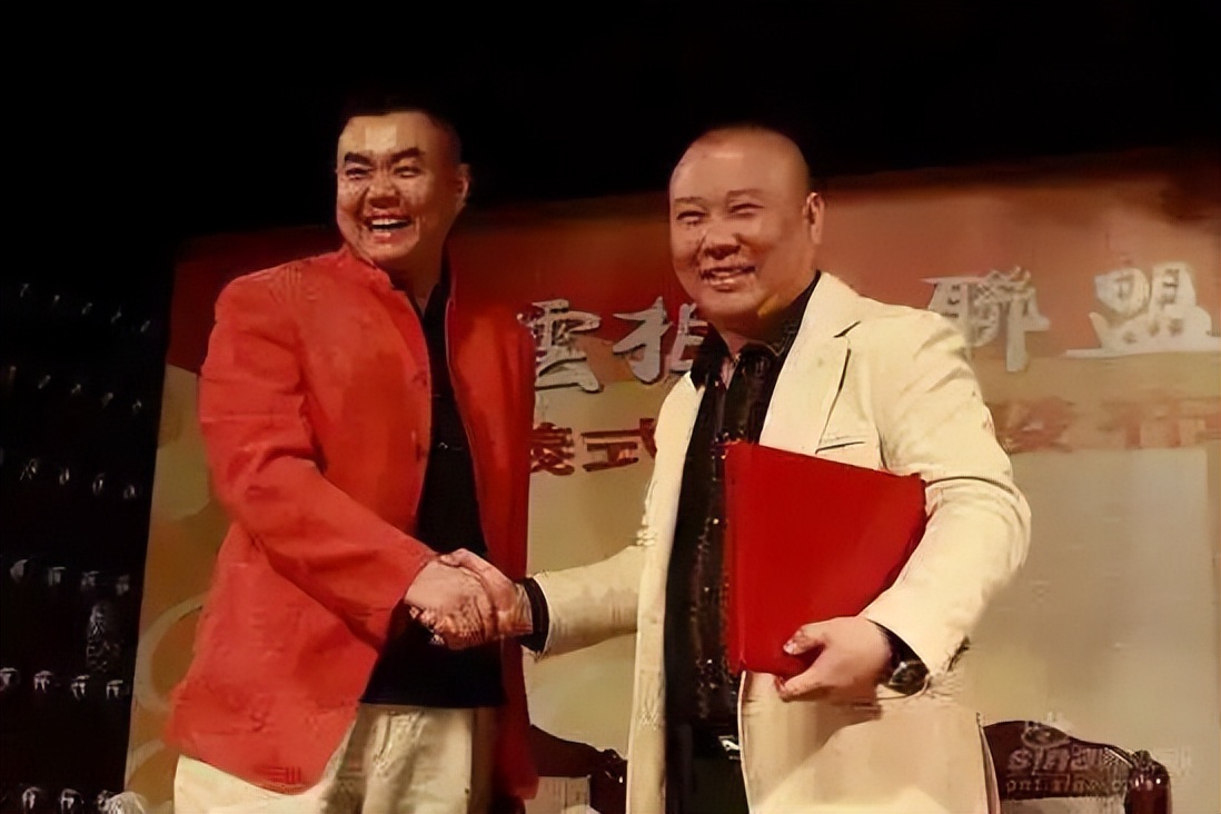 曹云金直播郭德纲送人气票,曹云金说线上直播郭德纲态度