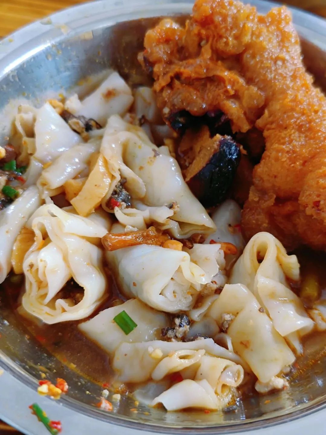 被一碗螺蛳粉耽误的夜宵宝藏,被螺蛳粉耽误的烧洋芋选手