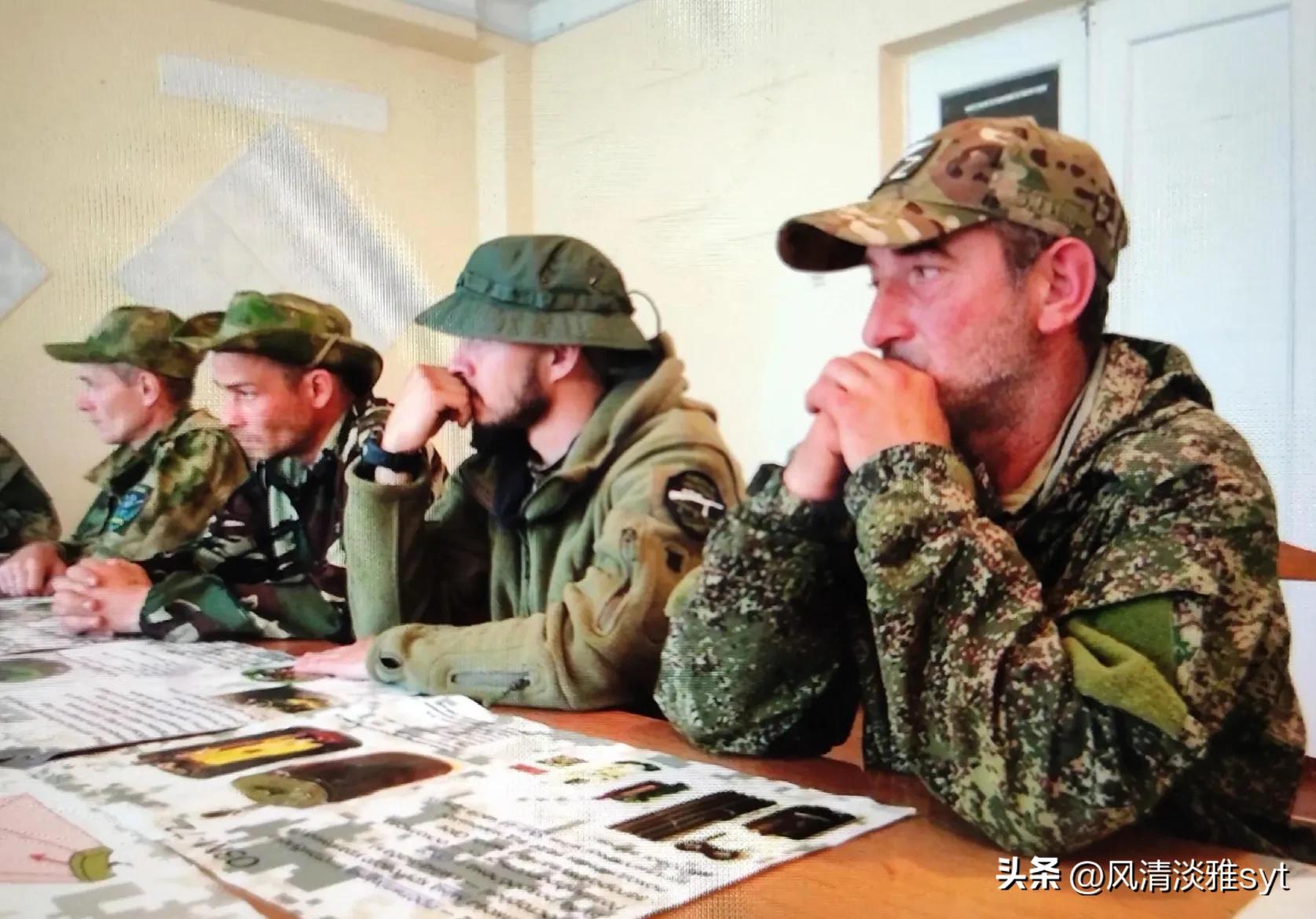 他们向自己开火，志愿者在阿尔特莫夫斯克的侧翼防守