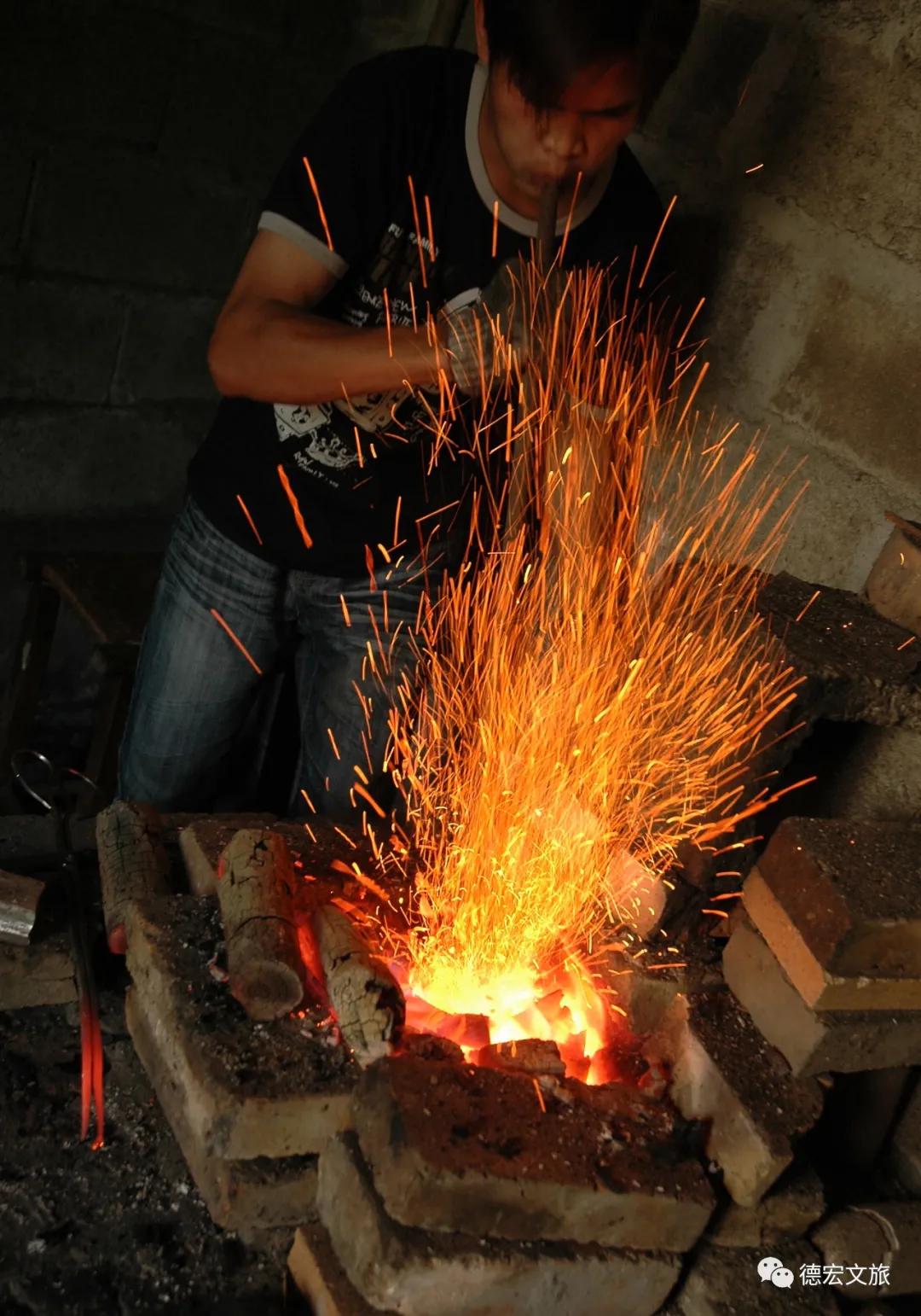 版纳傣族银饰制作方法,德宏银器制作视频大全