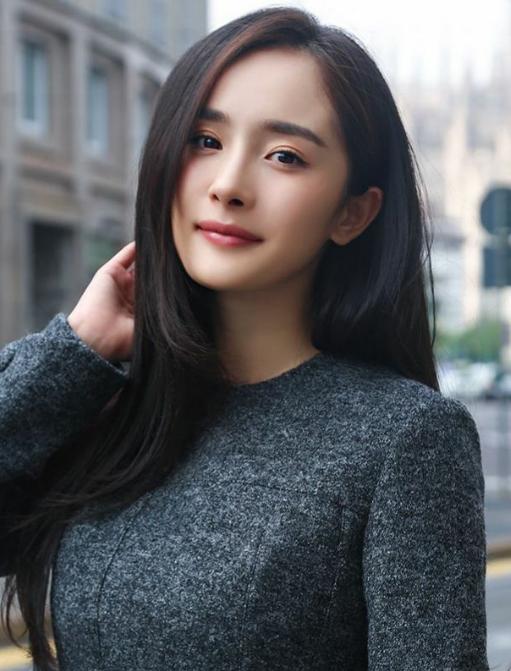 赵丽颖喝水事件恰似管中窥豹，映射多少女性“难以启齿”的秘密