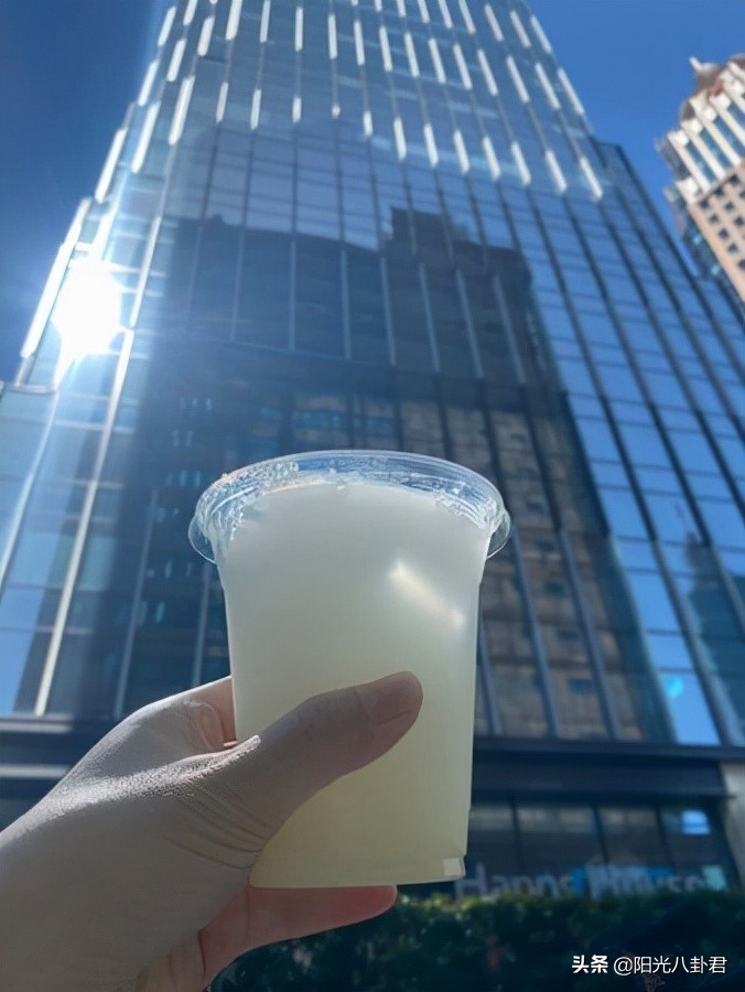 大s再婚后亮相,大s携老公具俊晔参加家庭聚会