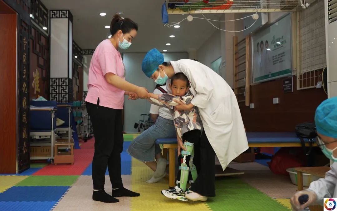 可怜一家人视频,可怜娃一家