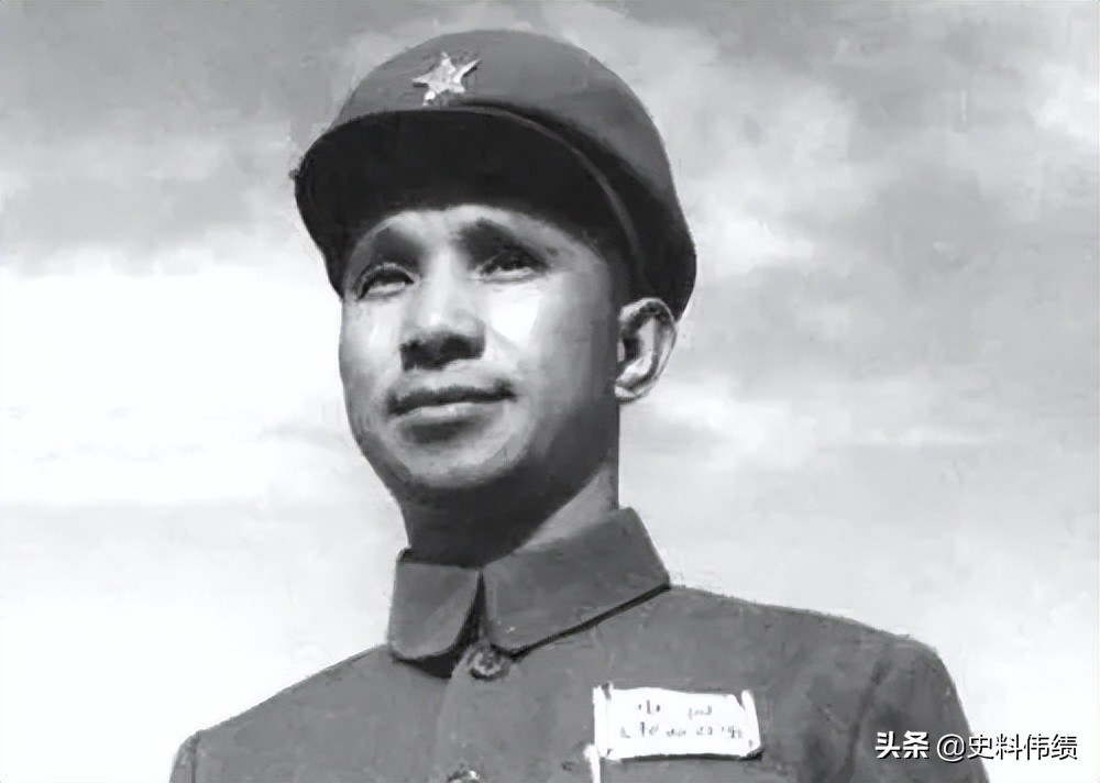 南昌起义后，粟裕一会当连长、一会当指导员，后3年成为红军师长