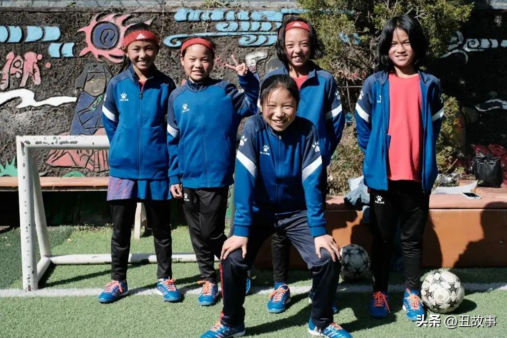 大凉山少年足球队,大凉山彝族足球少年
