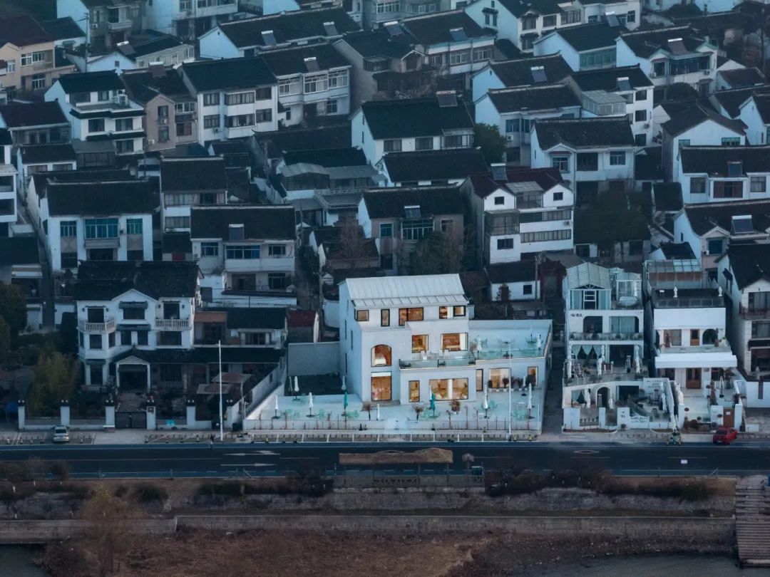 让太湖的每一涟波光装饰房间｜苏州环湖公路边的度假餐吧