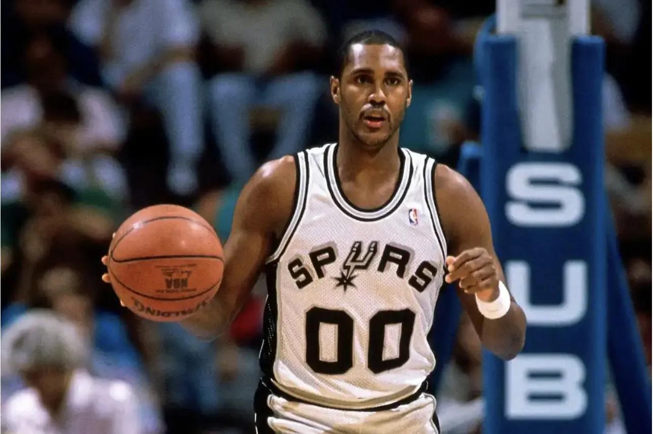 致敬传奇——盘点NBA各队退役球衣（马刺队上）