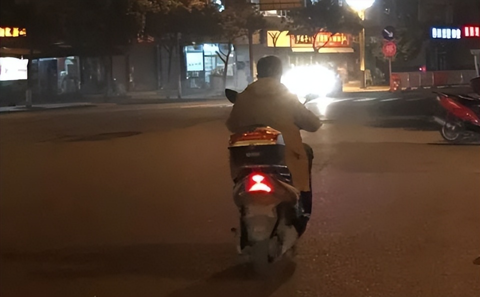 张晖耗费8亿建108米南海观音像,南海观音像创建者张晖