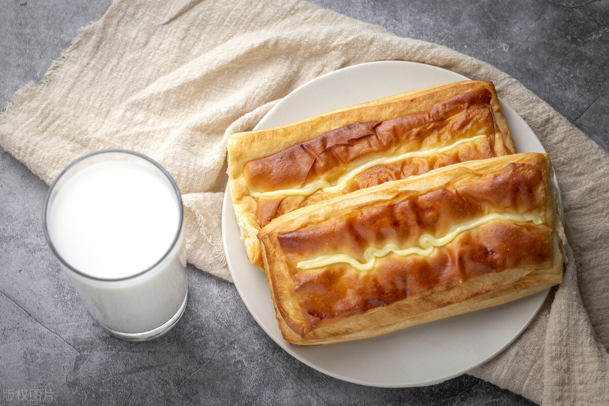 早上为什么不建议喝牛奶,晚上喝牛奶好还是早上喝牛奶好