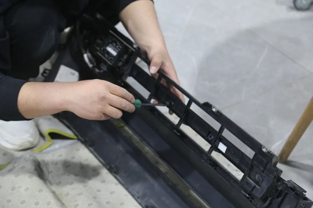 路虎卫士座椅改装详细方法,路虎卫士座椅选装