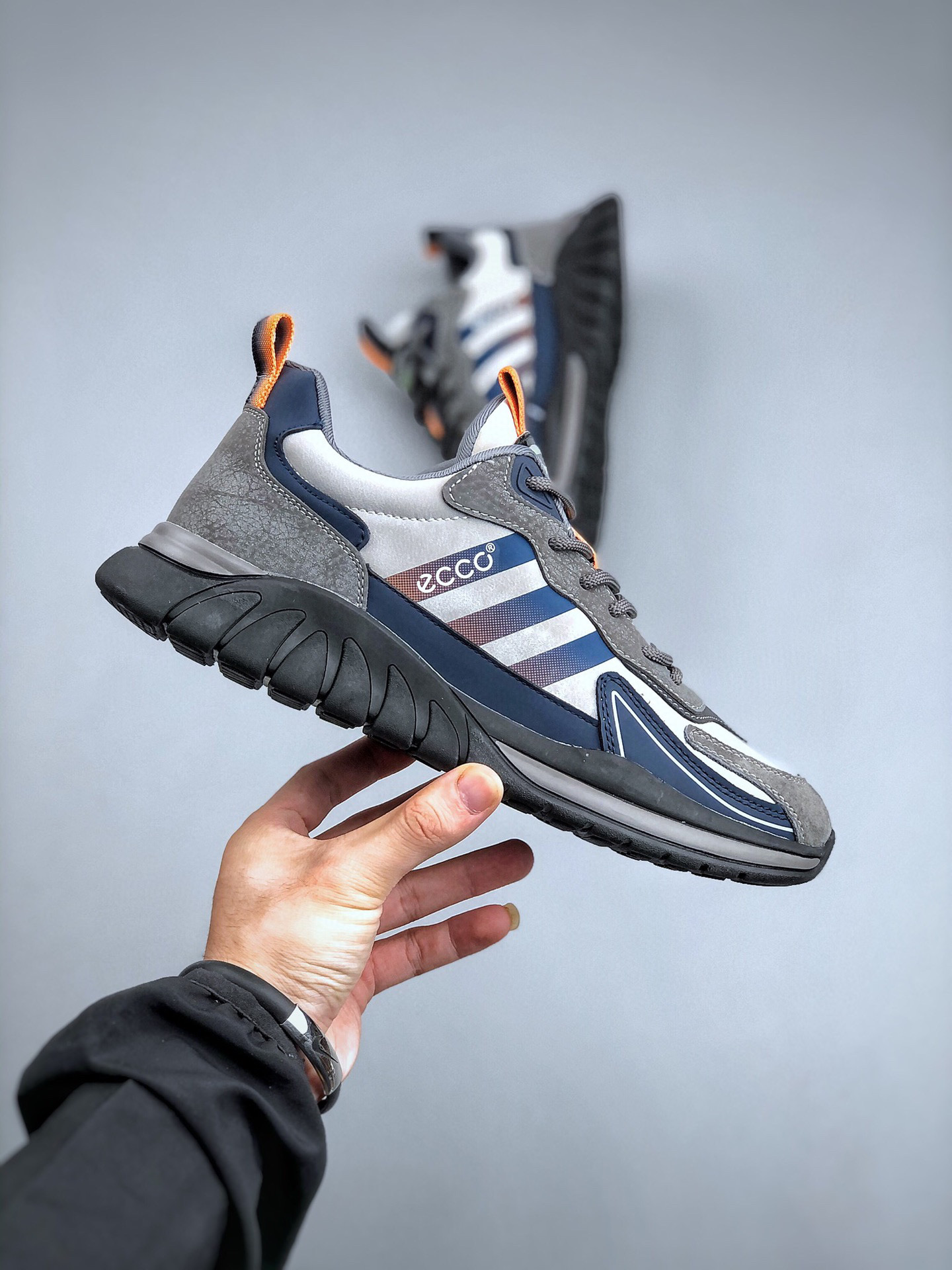 爱步户外减震运动鞋,爱步男士夏季新款户外运动鞋