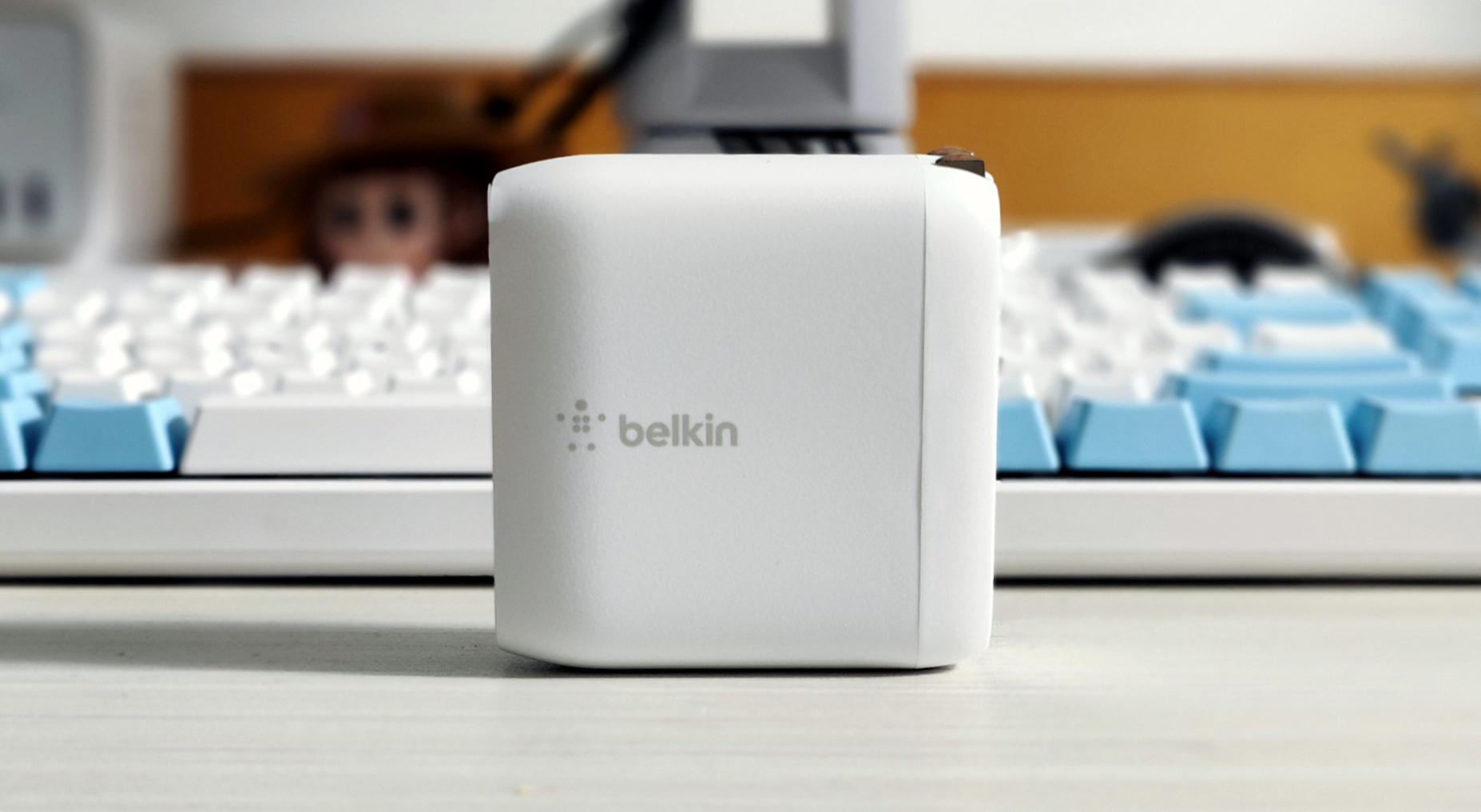 疫情期间居家找事做,耗资2W+打造纯白系居家办公桌面