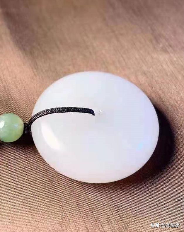 和田玉老玉值得收藏吗,什么样的玉才是真正的和田玉