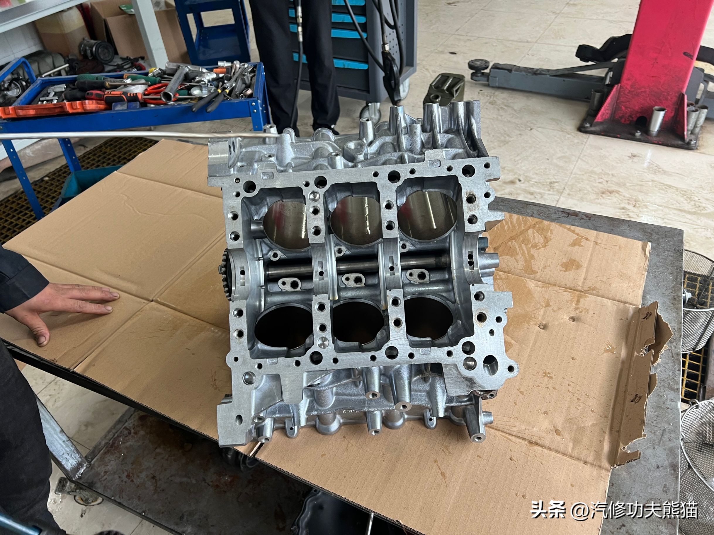 翻新60年前的奥迪,老车翻新奥迪a6发动机