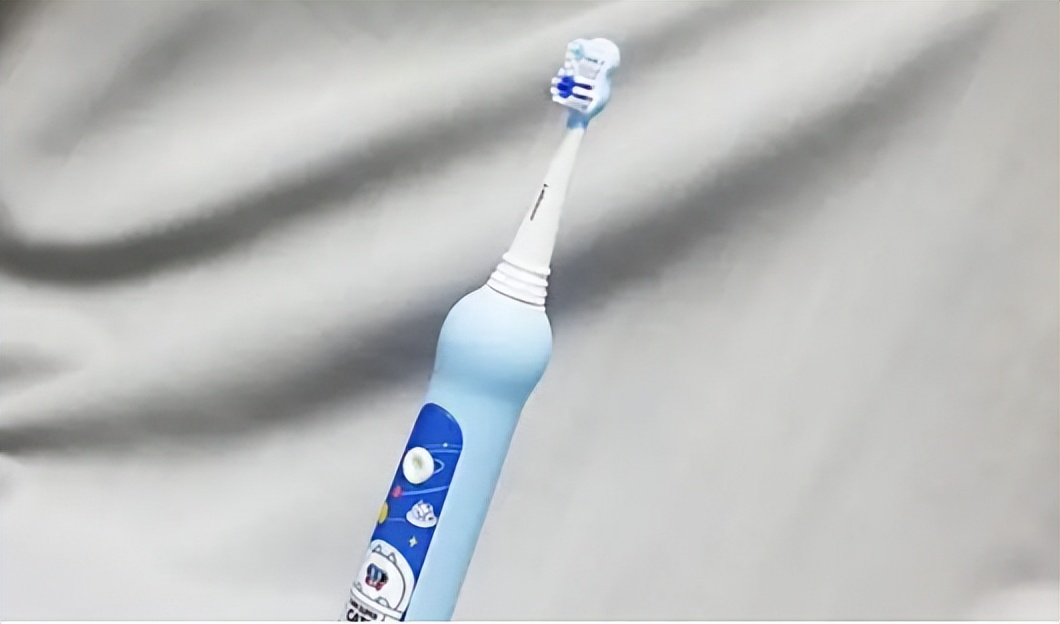 儿童使用电动牙刷对牙齿有害吗,儿童电动牙刷对孩子牙齿有伤害么