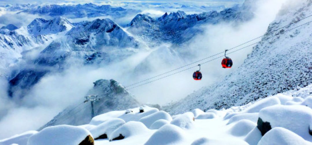 宸濊タ娴极鐨勫ぉ鑺辨澘,鏃嬭浆鏈ㄩ┈宸濊タ缇庢櫙