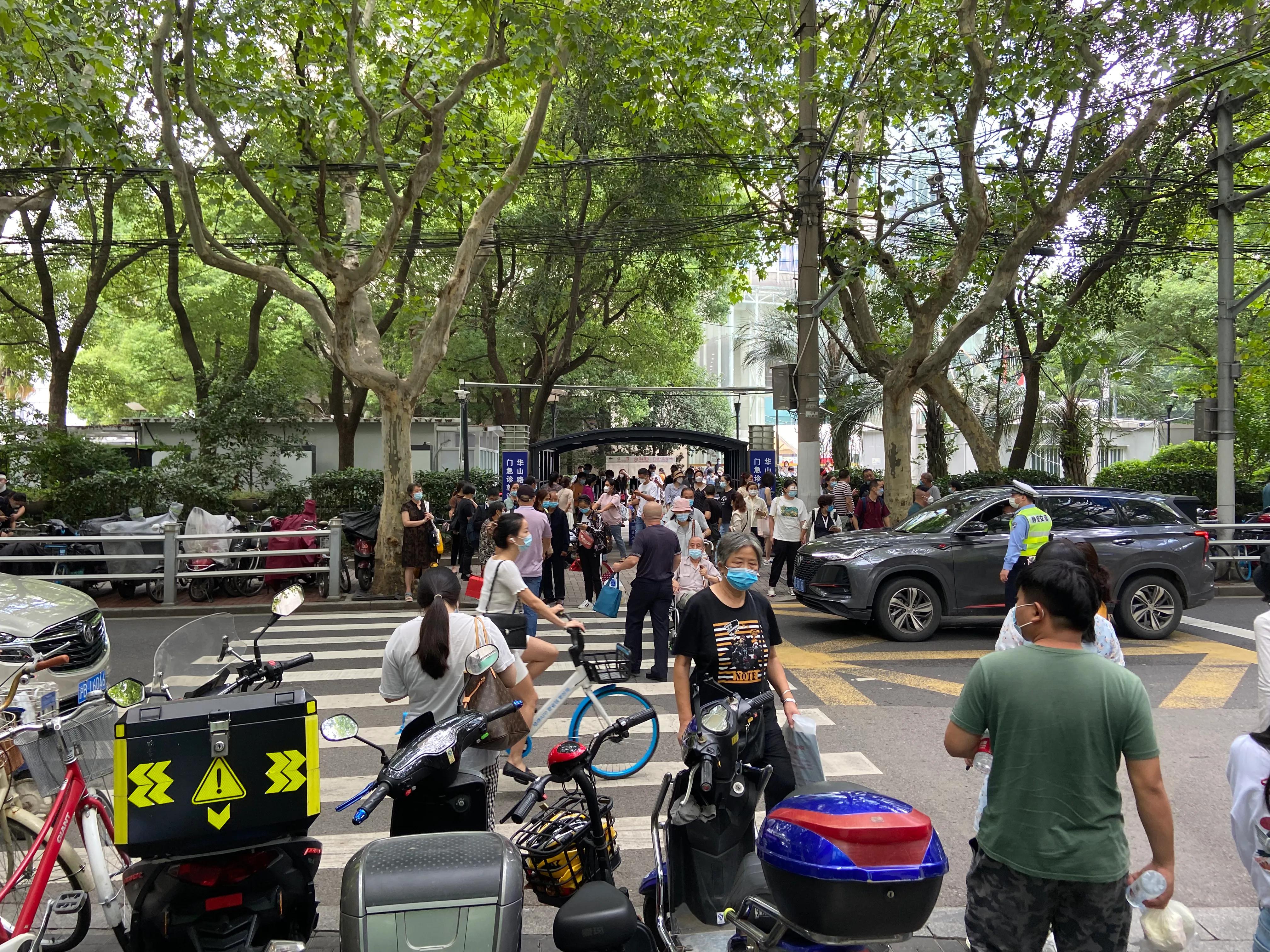 后疫时代的乌鲁木齐中路，人生海海，生活一半烟火，一半释然