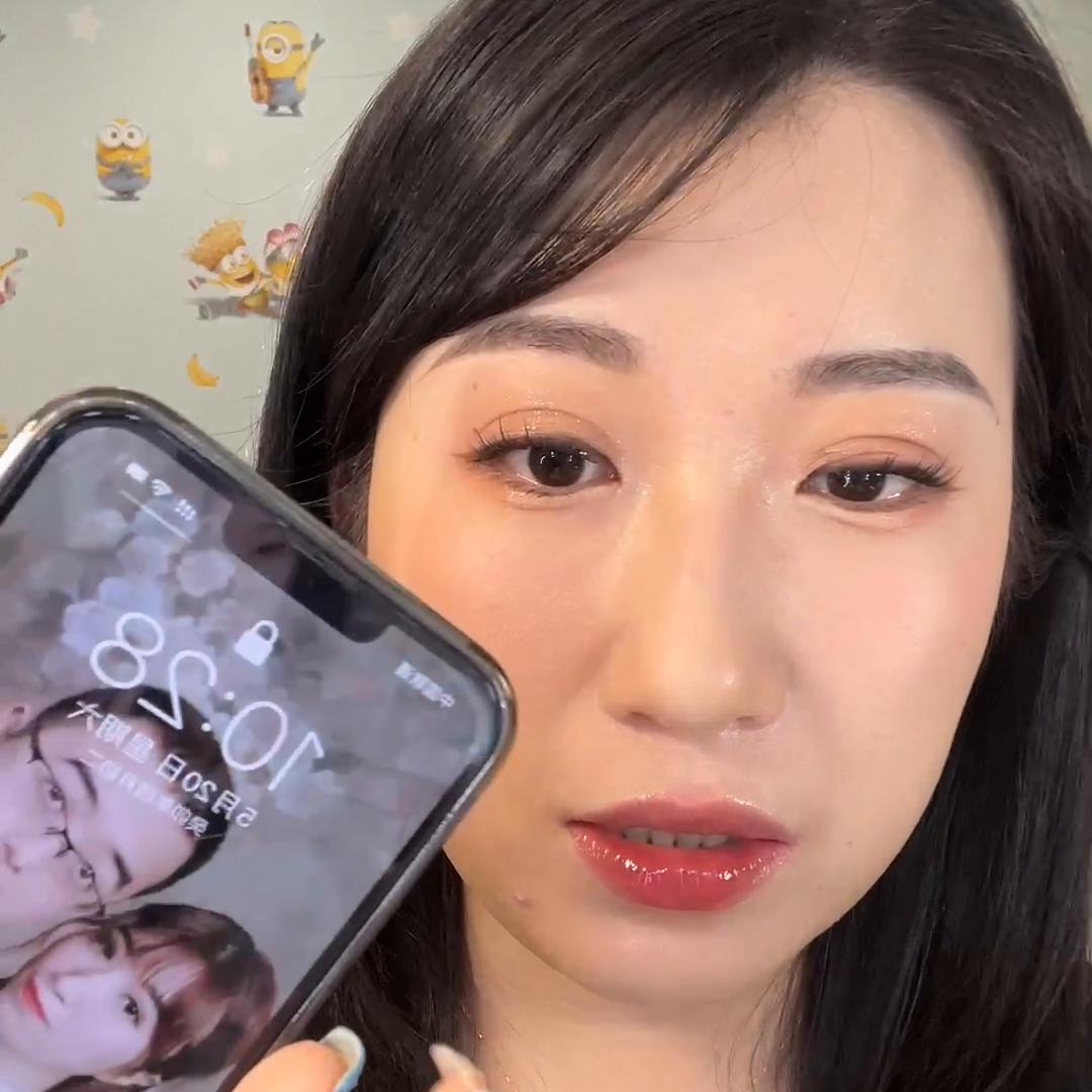 不掉色的镜面唇釉推荐平价,镜面感超强镜面唇釉成膜