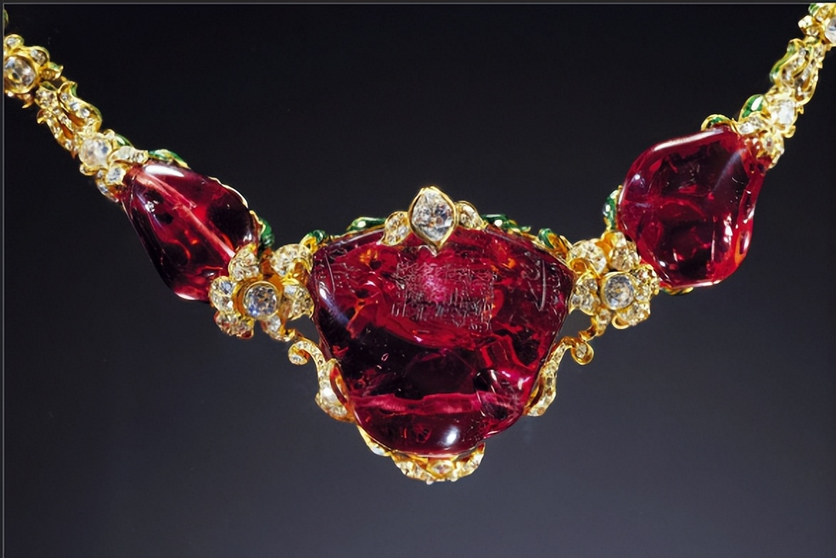 红宝石替身演员,红宝石的百年替身尖晶石