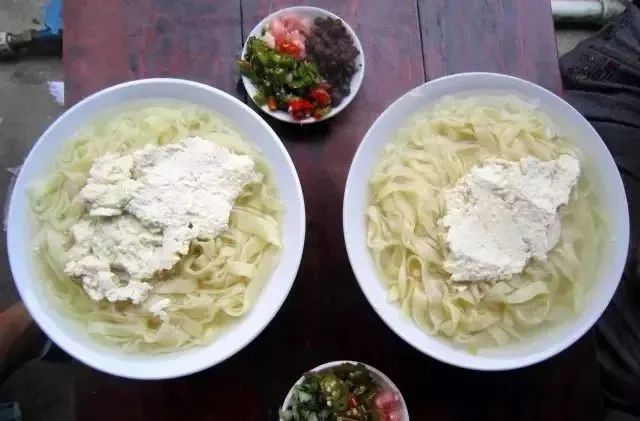 夏天来一碗太过瘾,夏天来一碗啥面比较舒服