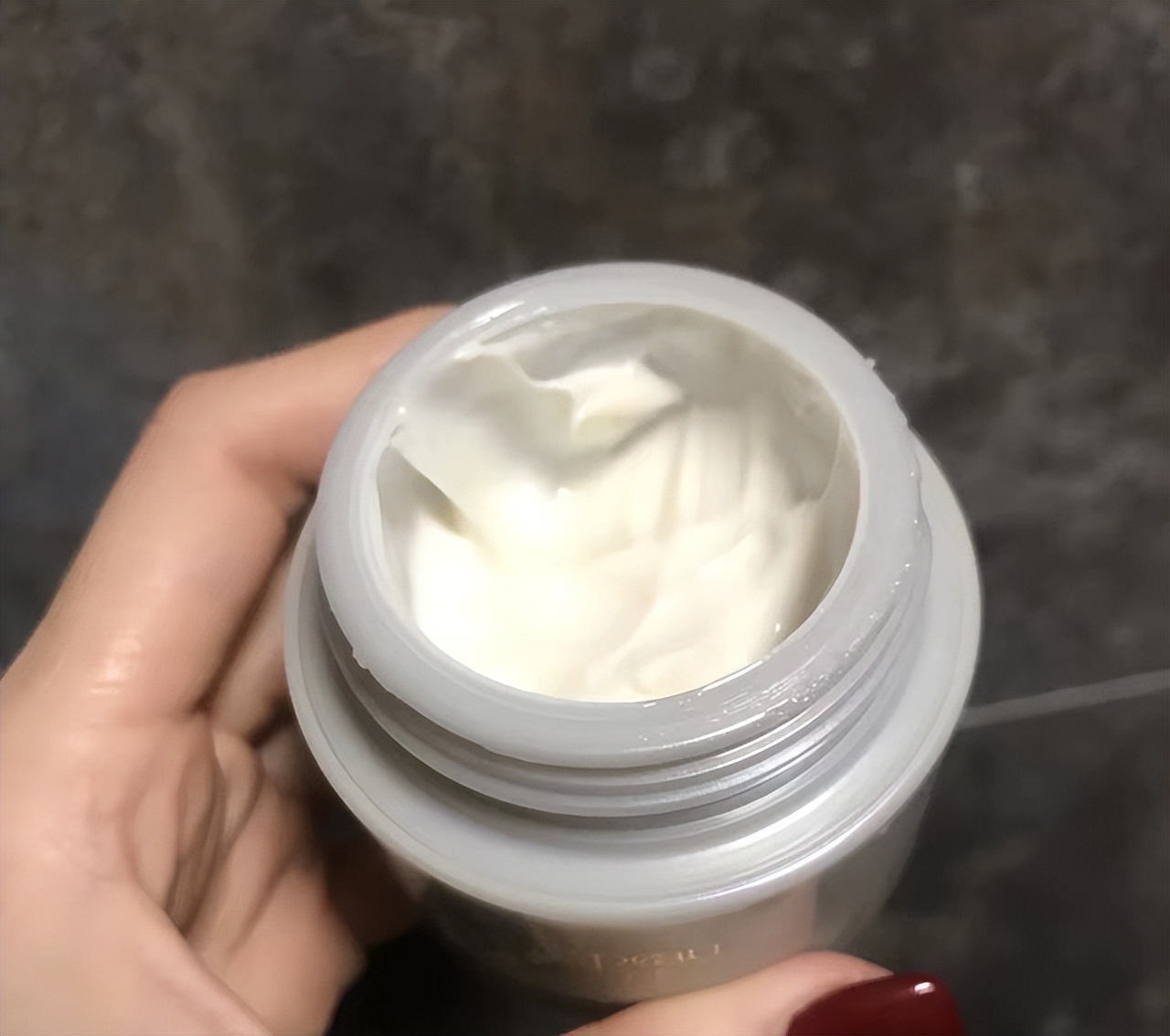 海蓝之谜cpb兰蔻区别,海蓝之谜和cpb水怎么选