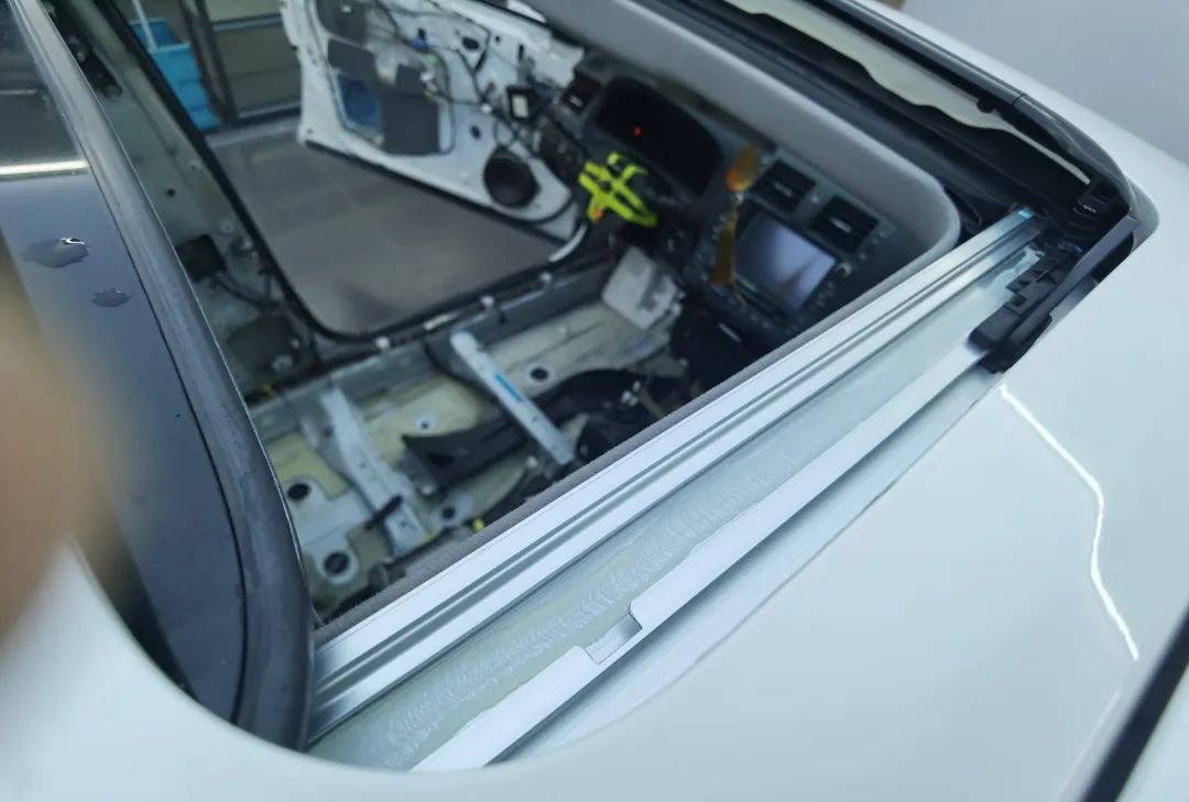 13代半皇冠底盘松散回炉重造,十三代皇冠彻底整备