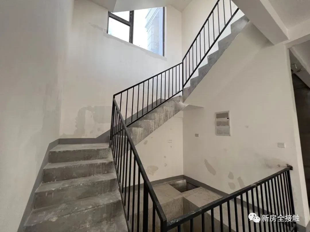 灿辉晶典1733到虹桥高铁,上海灿辉晶典1733周边交通