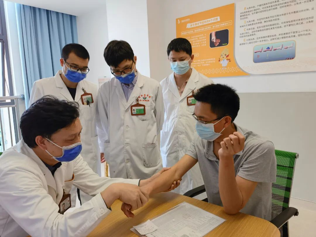 国内知名运动骨科专家,全国知名骨科运动专家