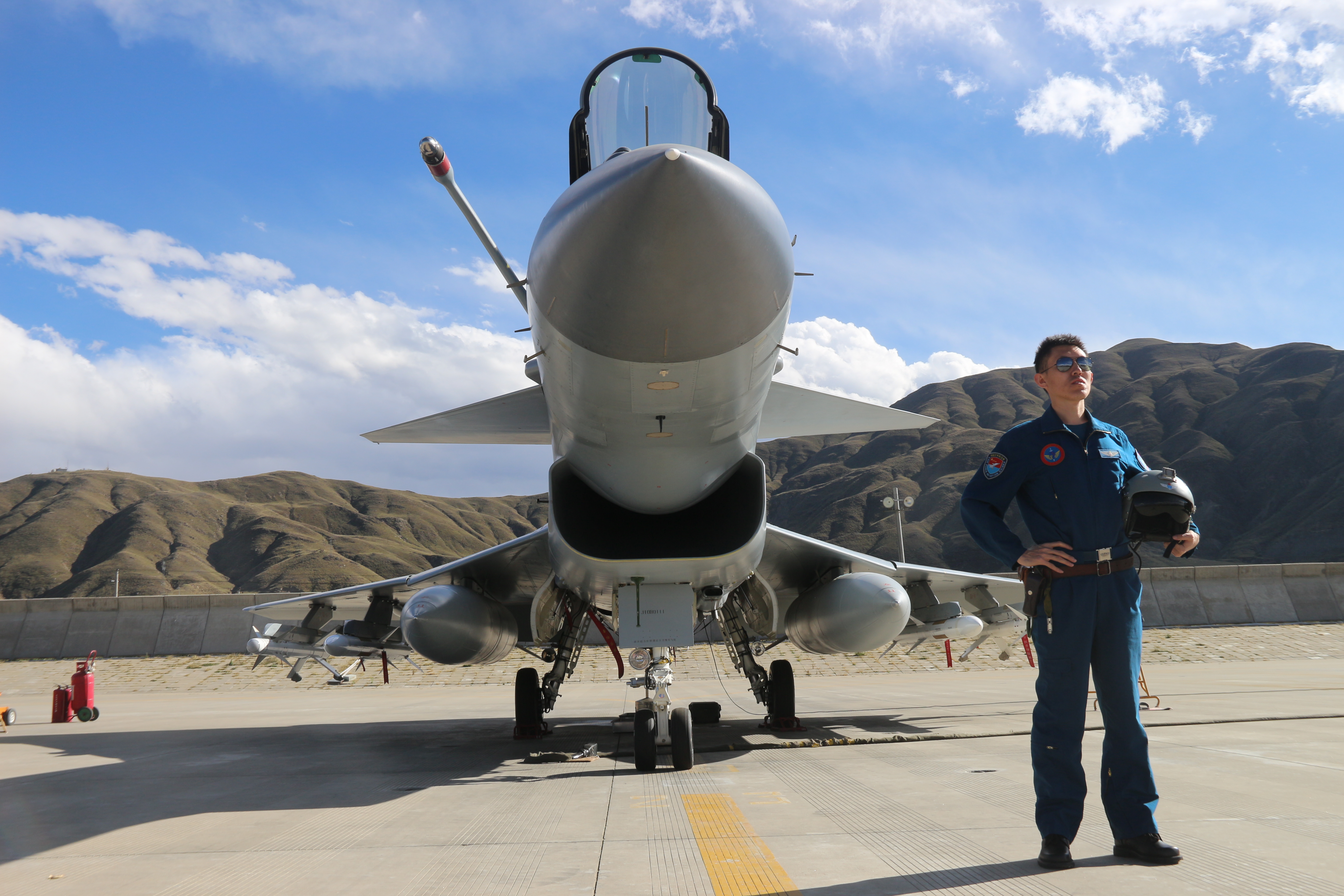 军旅人生杨波,军旅人生军事