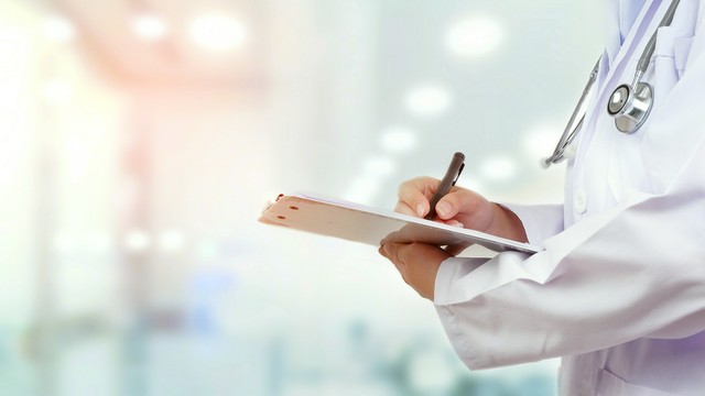 学医选普通211好还是选医学院校好,学医选211综合类大学还是医科大学