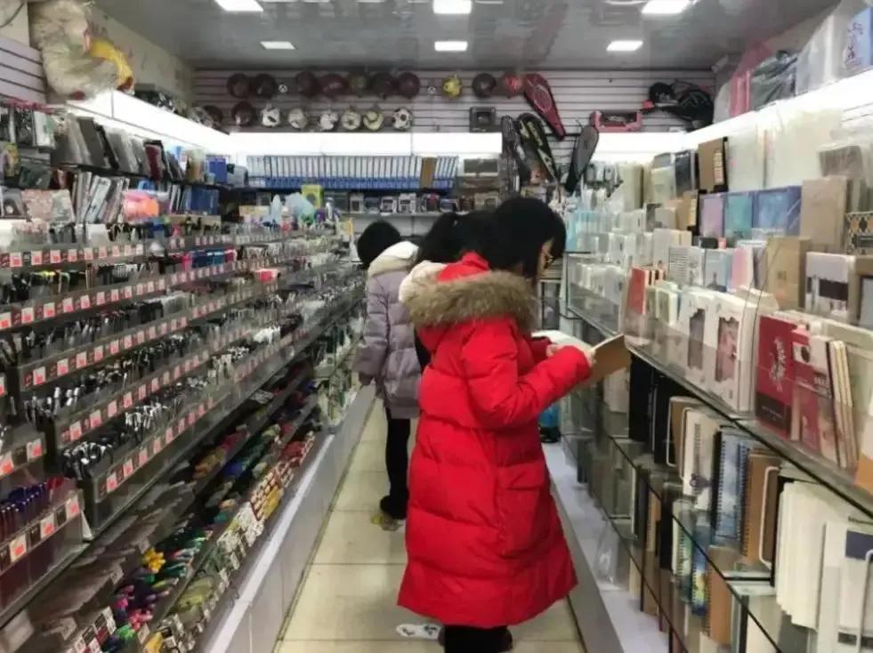 贵州11岁女孩被指偷文具后跳楼自证清白？文具店已暂时停业