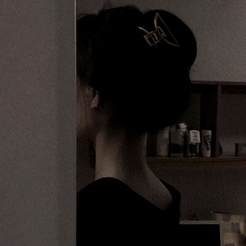 丧黑色系禁欲系伤感女生头像,女生头像丧系伤感心碎