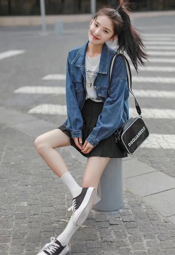 秋款牛仔外套怎么穿好看又时尚,秋天大版牛仔外套怎么搭配好看