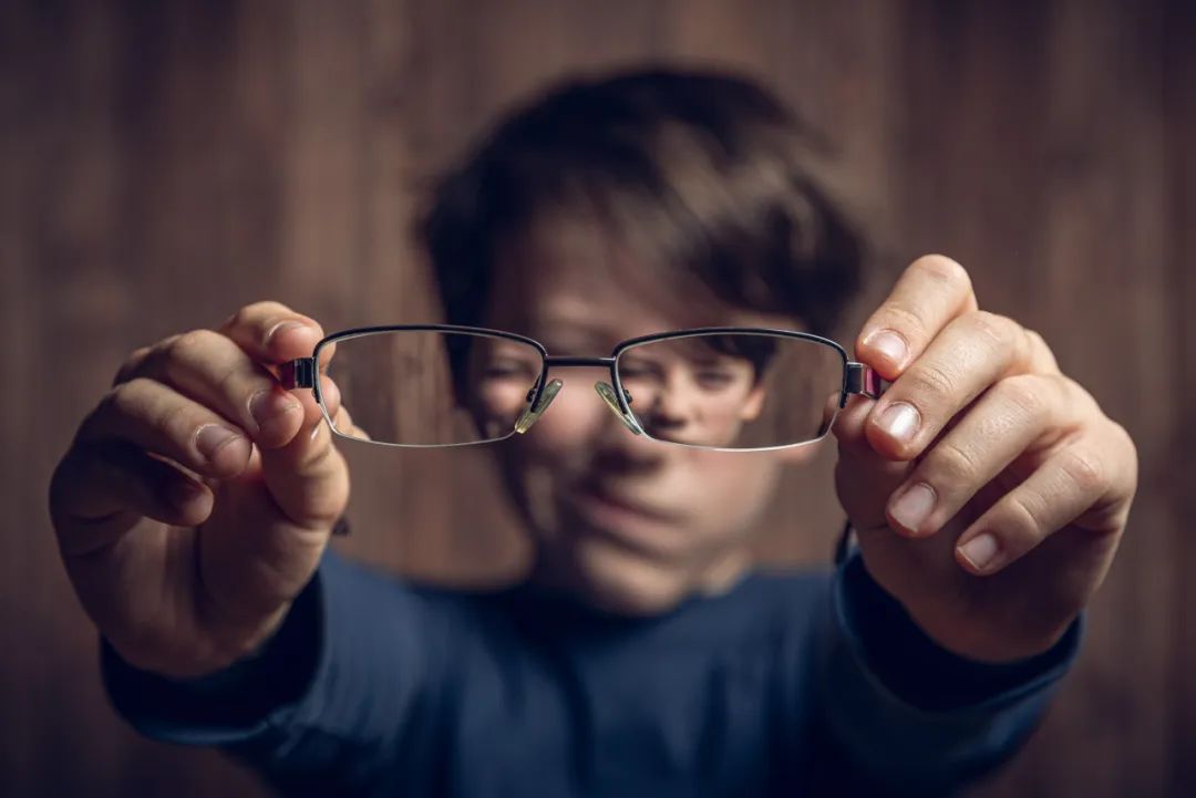 眼镜店相较于其他眼镜店的优势,眼镜店效益好吗