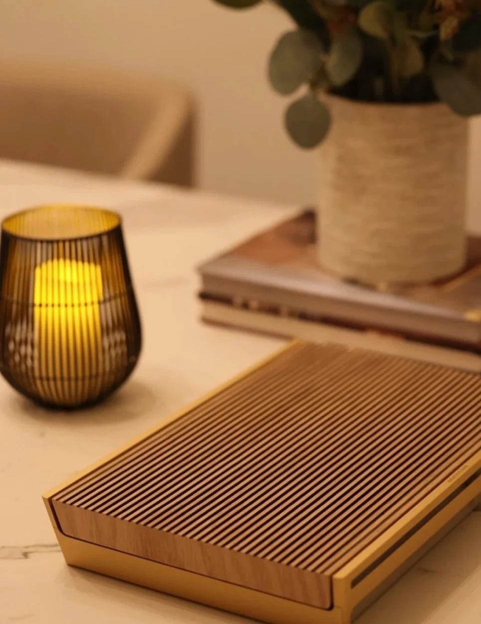 宾馆酒店房间都标配的音箱,顶级酒店房间里的音响